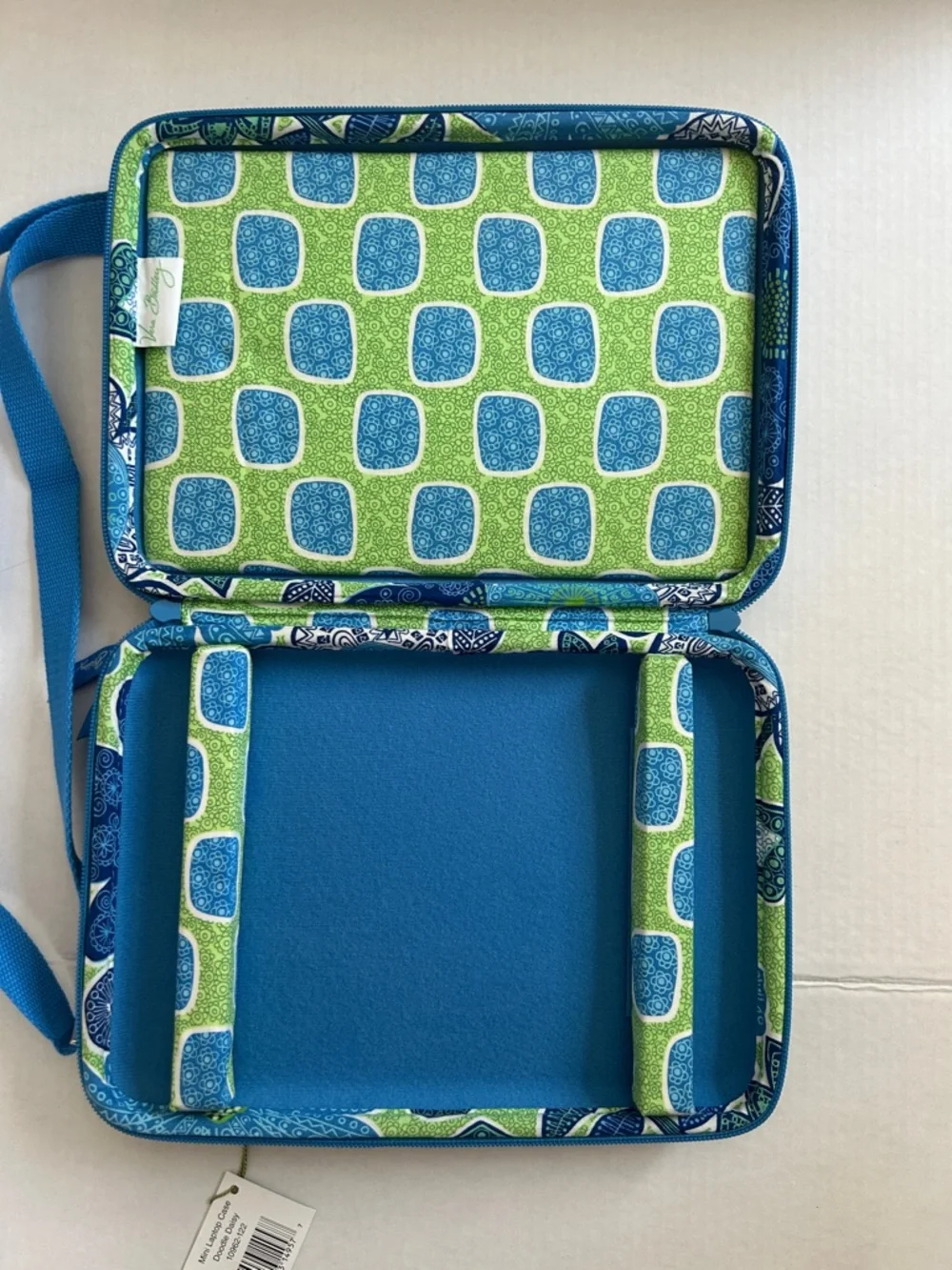 NWT Vera Bradley Mini Laptop Case in Doodle Daisy